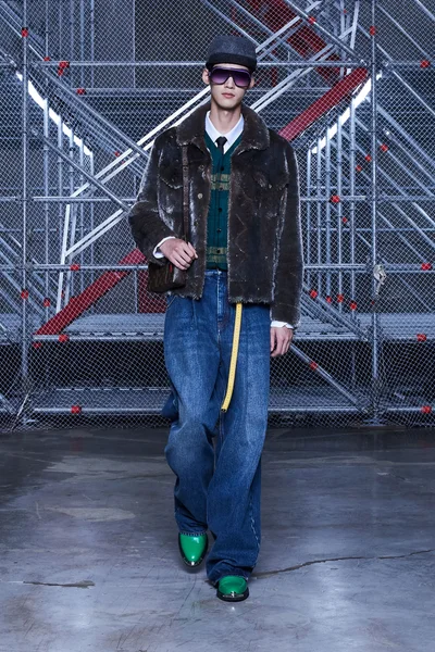 Look 94